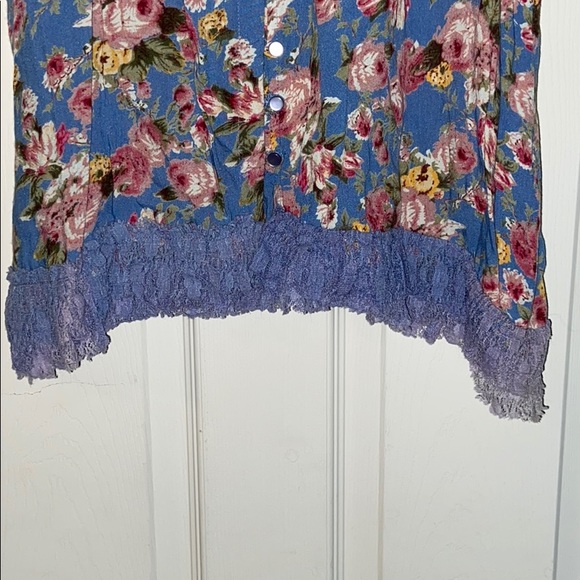 Top - Picture 3 of 3